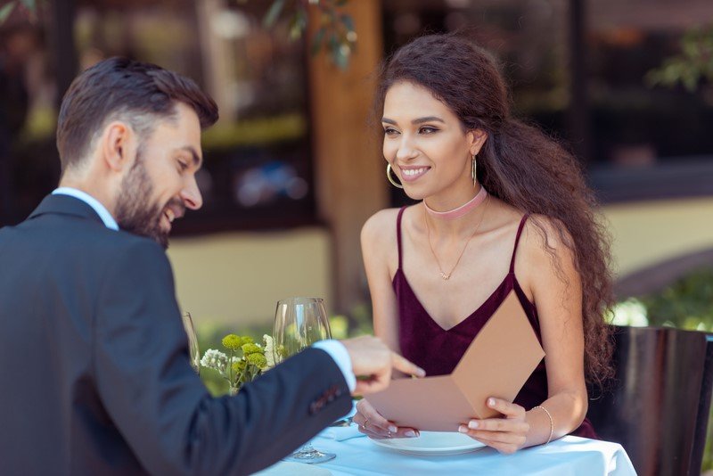 Почему на первое свидание с мужчиной нужно идти в ресторан