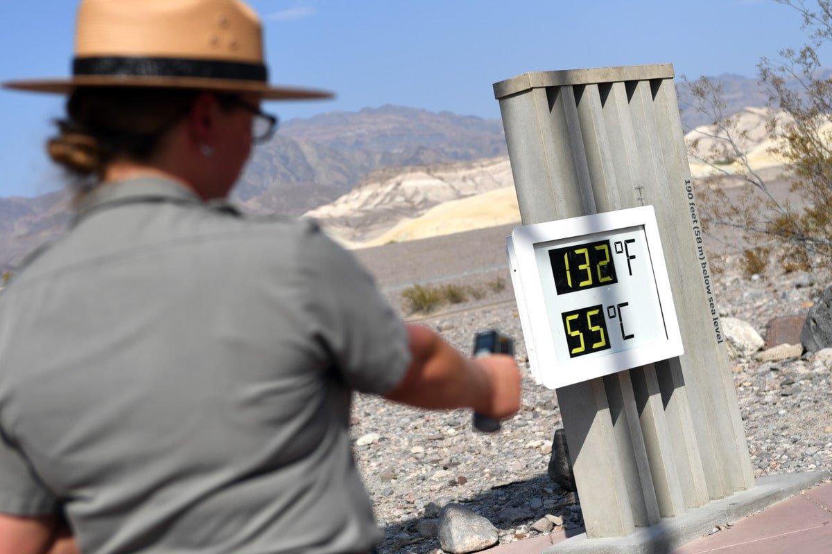 Почему так жарко: ученые объяснили климатические аномалии в Америке