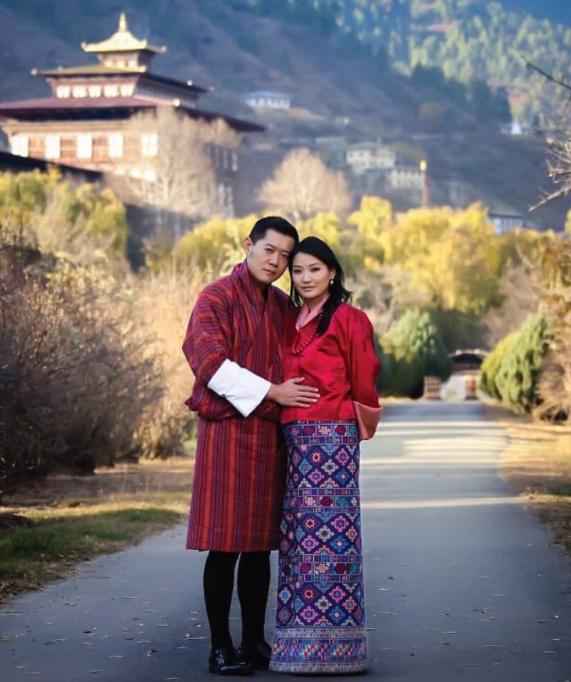 Почему король Бутана ждал любимую 15 лет и отказался от многоженства