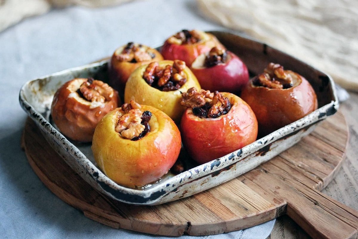 Секрет, который превращает печеные яблоки в деликатес
