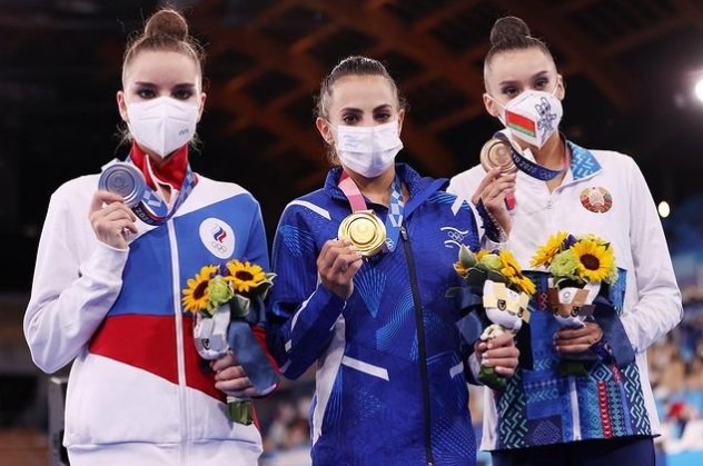 Как в России отреагировали на то, что Дина Аверина осталась без золота на Олимпиаде