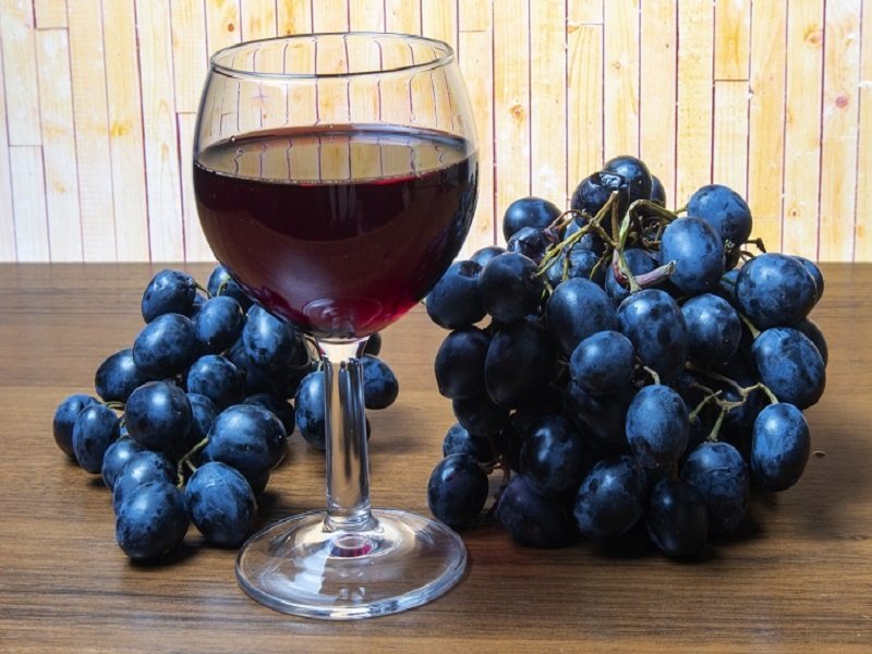 Как сделать домашнее вино из винограда: три проверенных рецепта