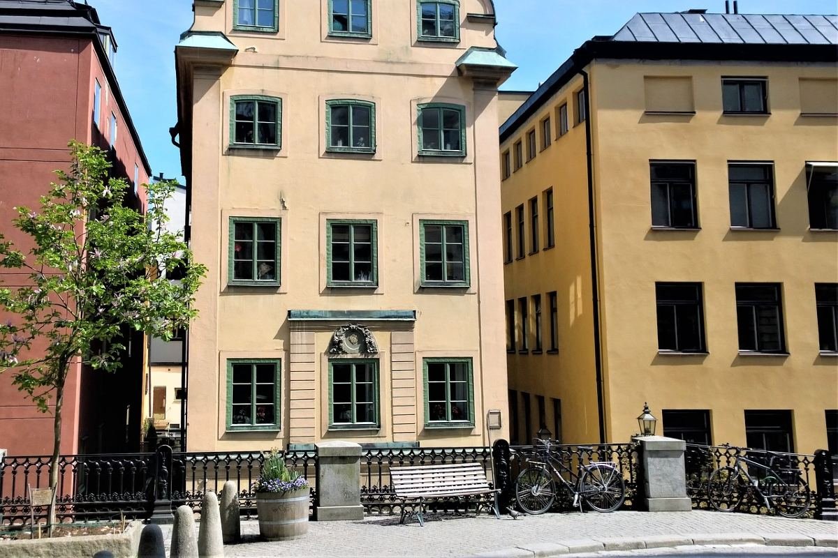 Почему шведы не занавешивают окна шторами