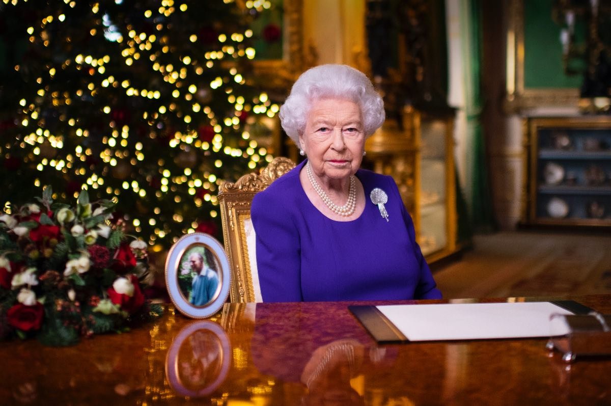 Почему Елизавета II внезапно отменила рождественский обед с семьей