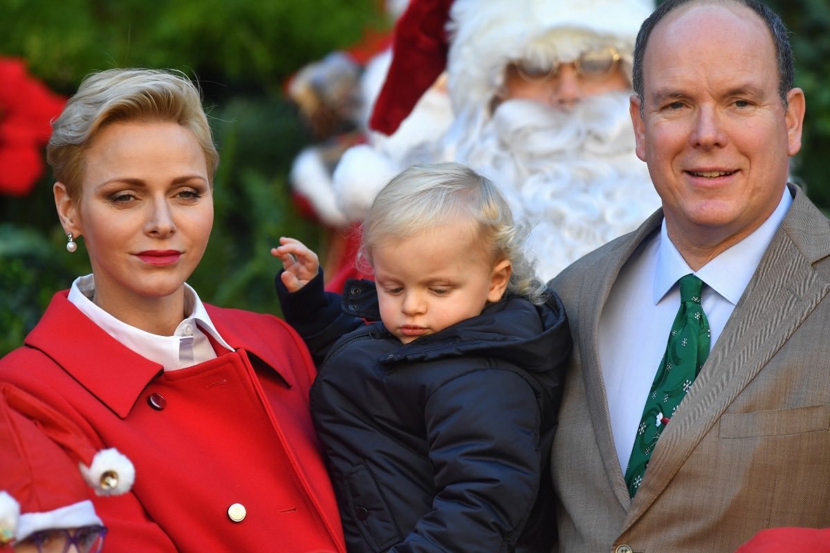 Княгиня Монако Шарлен представила необычную семейную открытку к Рождеству