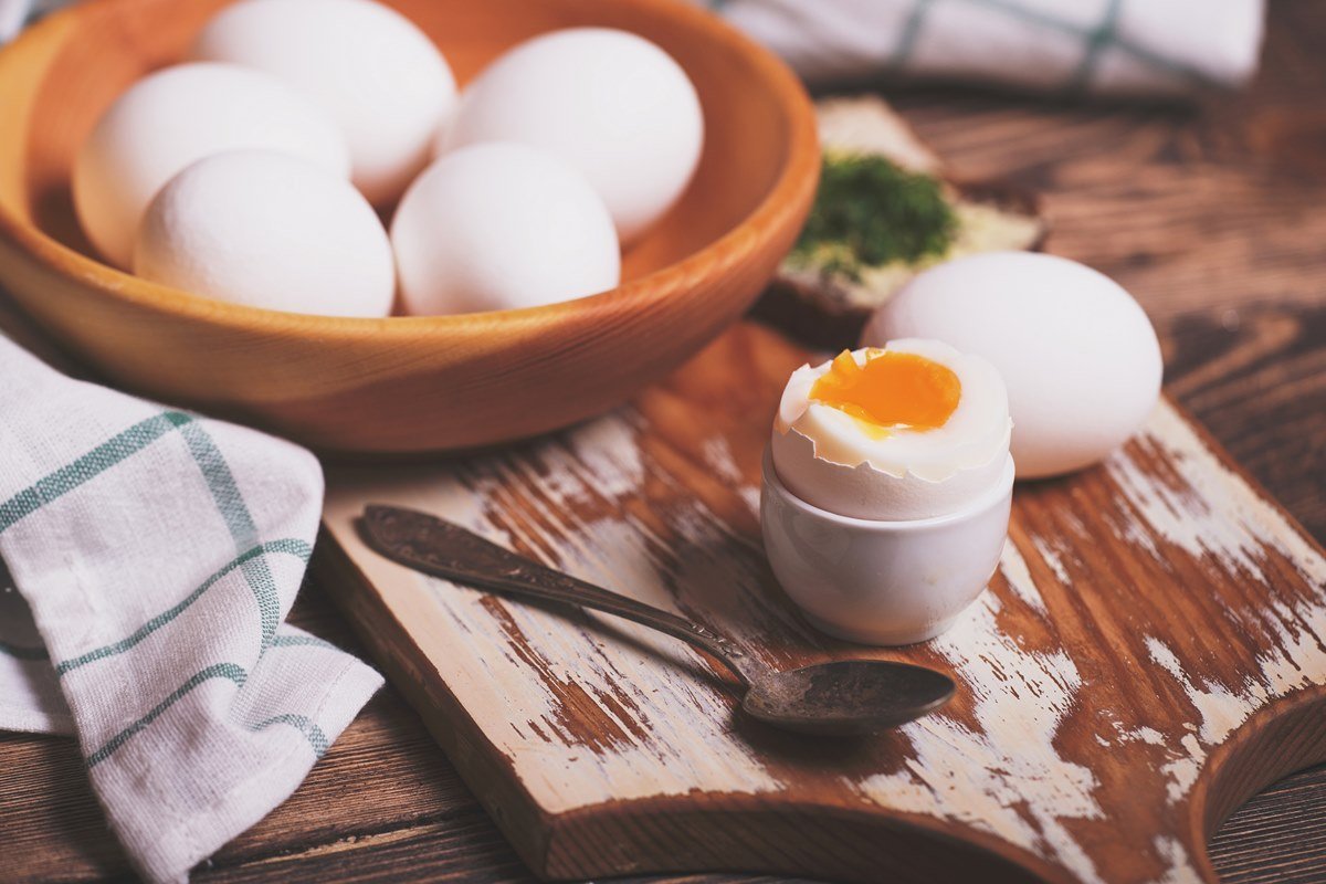 Почему большинство варит яйца неправильно