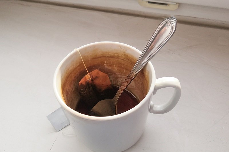 Как убрать стойкий налет от чая и кофе на чашке, чтобы не тереть