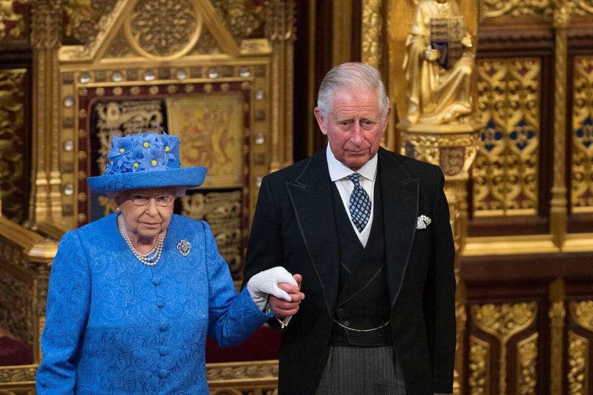 Почему полиция заинтересовалась принцем Чарльзом. Черная полоса в королевской семье