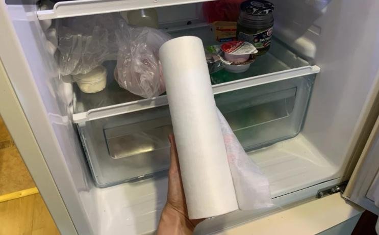 Уже много лет кладу в ящики холодильника салфетки. Назову 3 причины, после которых и вы будете так делать